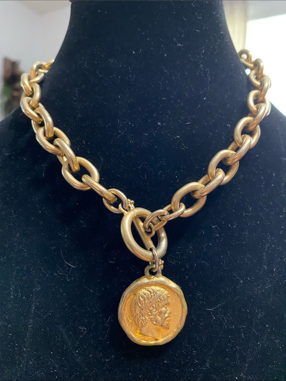 VTG Matte Gold Chunky Roman Coin Charm Toggle Necklace